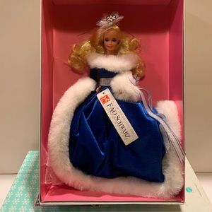 1990 WINTER FANTASY BARBIE.